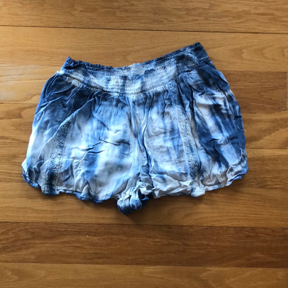 Blue and white tie dye stretchy shorts